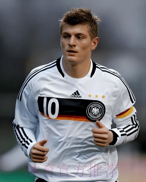 克罗斯吐槽拜仁:欧冠客战都要聚餐 很烦只想回家